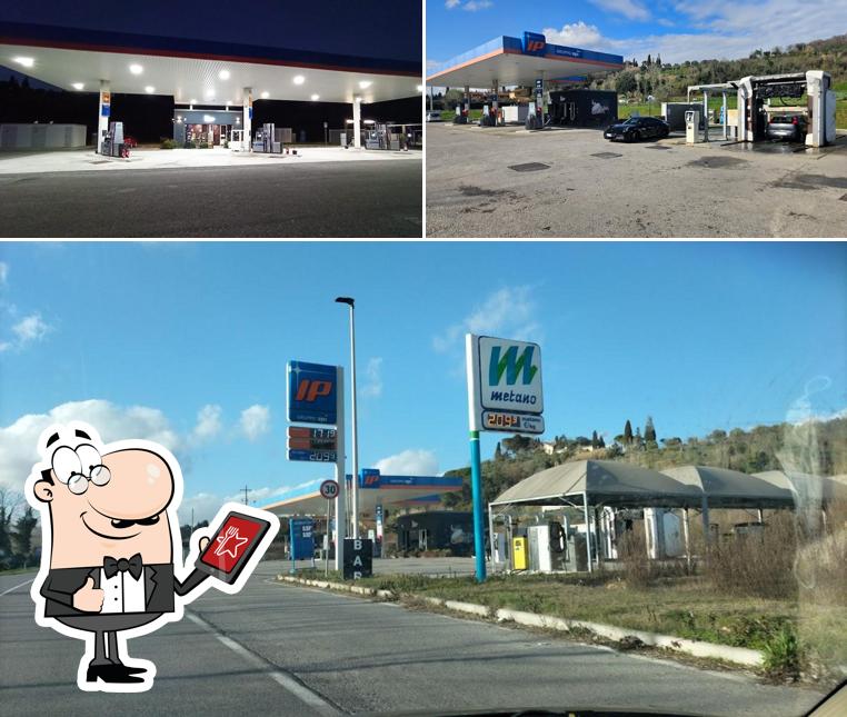 Gli esterni di Distributore IP - Autolavaggio Royal