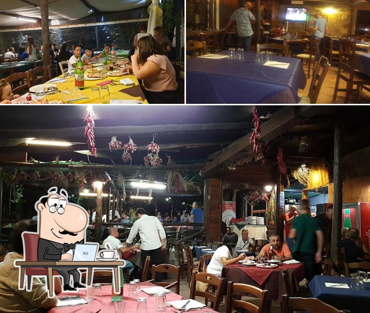 Siediti a un tavolo di Agriturismo Il Vigneto - Società Agricola