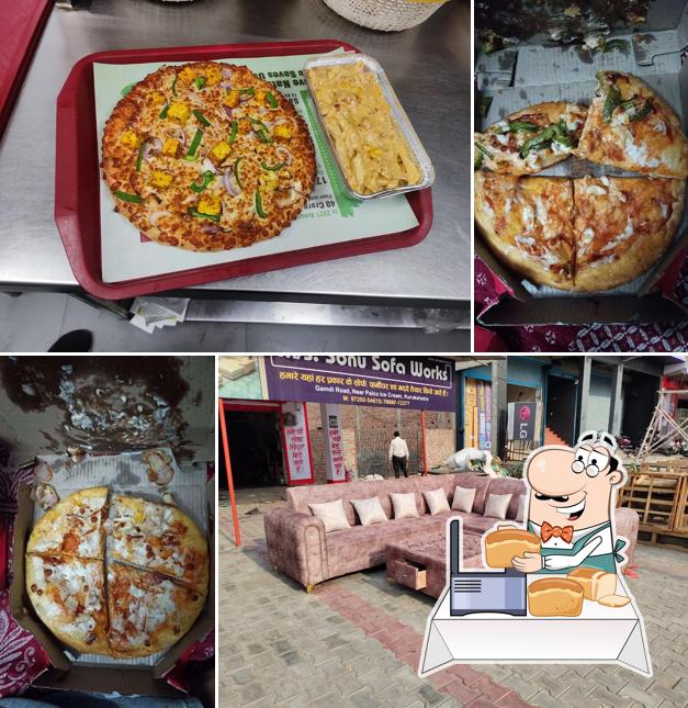 Garlic bread at Pizza Wings, Kurukshetra