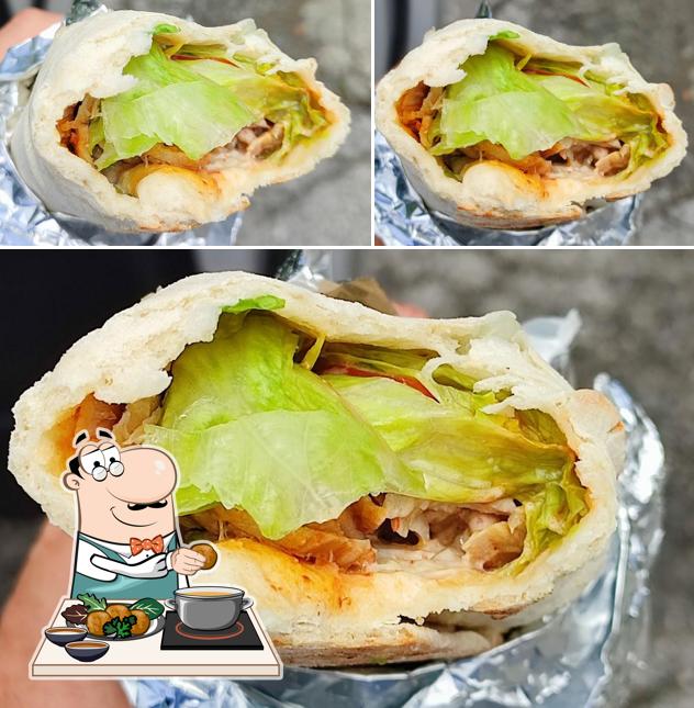 Falafel al Pizza kebab le piramidi