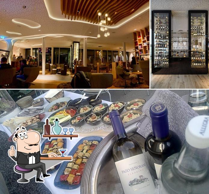 La foto della interni e cibo di Restaurant & Bar Tschadun