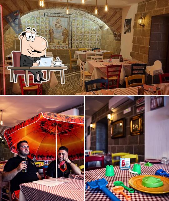 Siediti a un tavolo di La Locanda del Monacone. Napoli, Rione Sanità