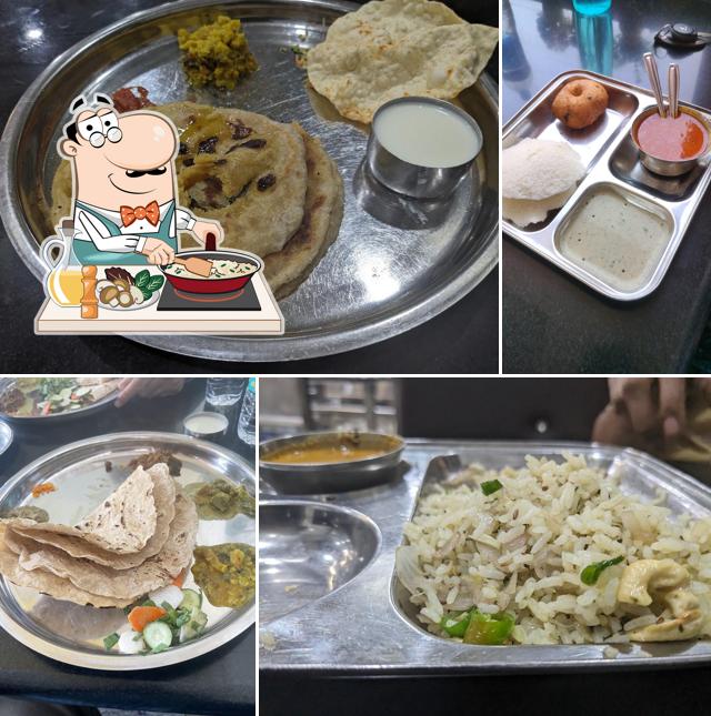 Fried rice at Hotel Sri Malatesh Khanawali