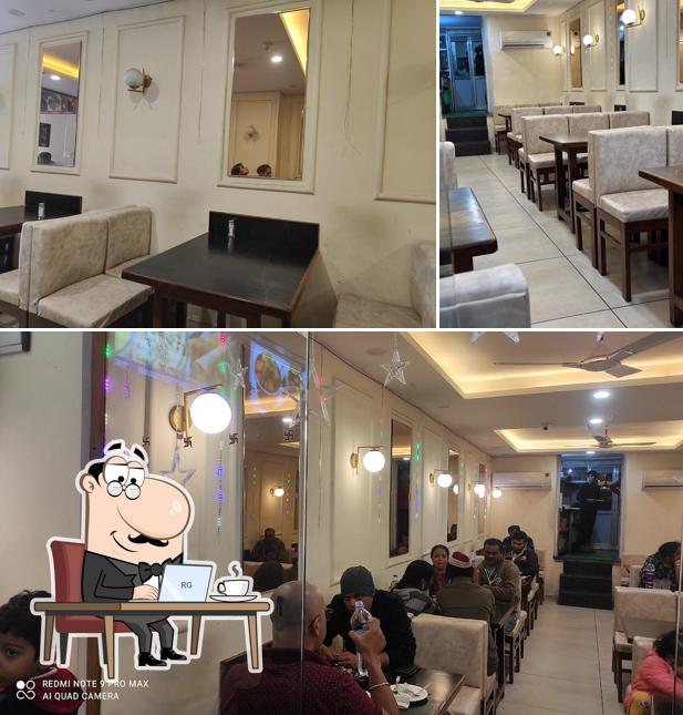 Check out how Agarwal food court looks inside