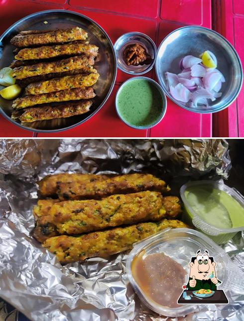 Food at Ayesha chicken mamna