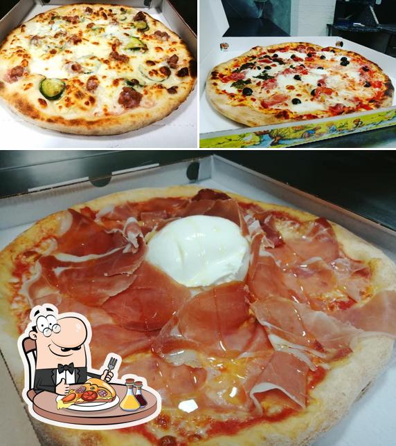 Ordina una pizza a Civico 79 pizzeria da asporto e consegne a domicilio