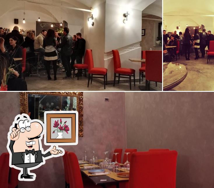 Siediti a un tavolo di Parlo. Bistrò al 7