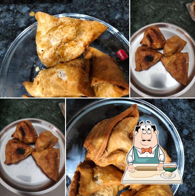 Samosa at Hoshiarpurian Di Hatti Workshop
