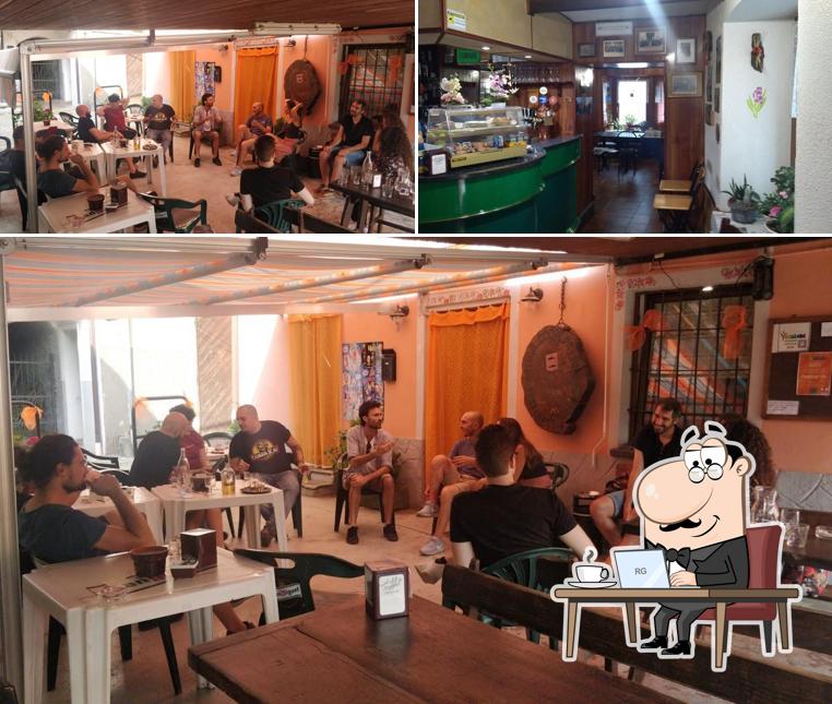 Siediti a un tavolo di Bar Trattoria Osteria L'Circul