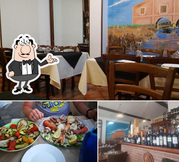 Siediti a un tavolo di La Casa Rossa