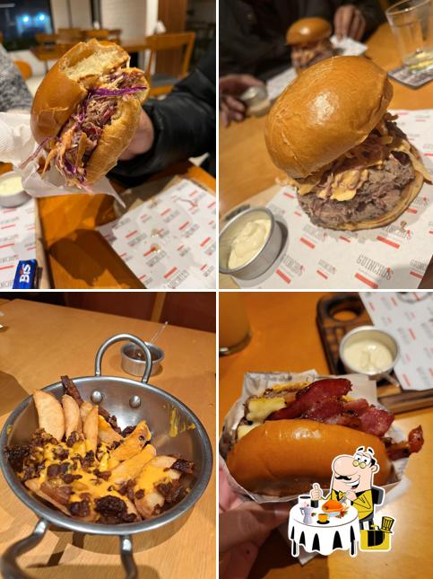 Sanduíche de carne de porco desfiada em Guinchos Burger e Assados Brazilian BBQ