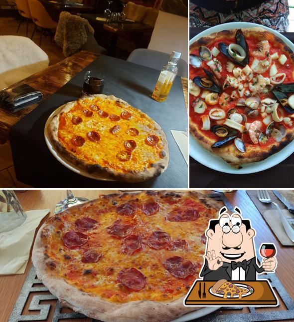 Ordina tra le svariate varianti di pizza