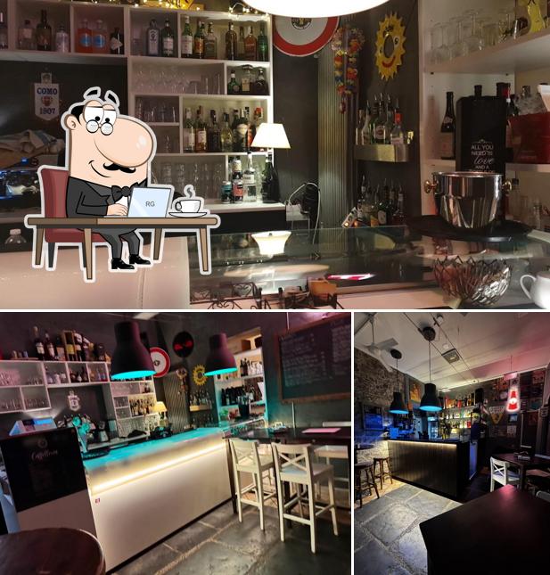 Siediti a un tavolo di 100 Lire Como