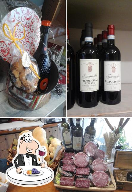 Ordina un bicchiere di vino a Cantina Enoteca Al Grappolo Ordina un bicchiere di vino a Cantina Enoteca Al Grappolo