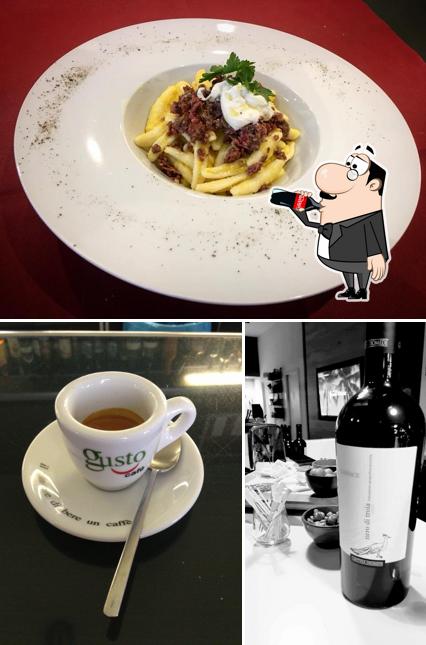 La foto della bevanda e cibo di Gusto cafè Bistrot