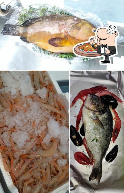 Ordina i piatti di pesce a Pescheria da Daniele