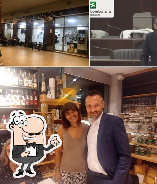 La foto di interni e bevanda da Il Baruccio