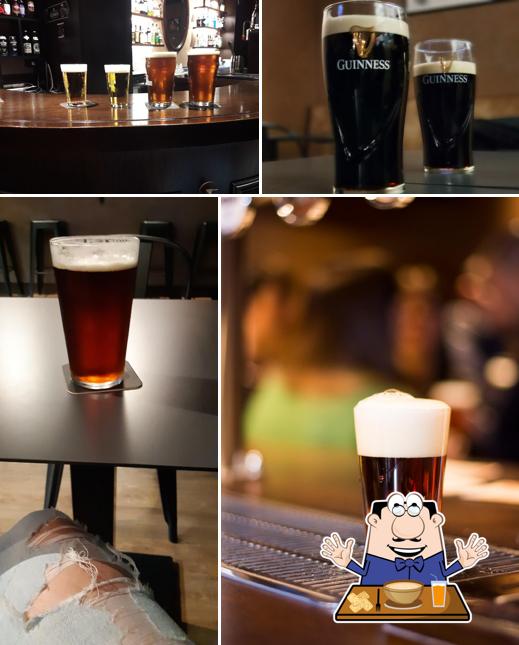 Dai un’occhiata alla foto che raffigura la cibo e bevanda di The Den PUB