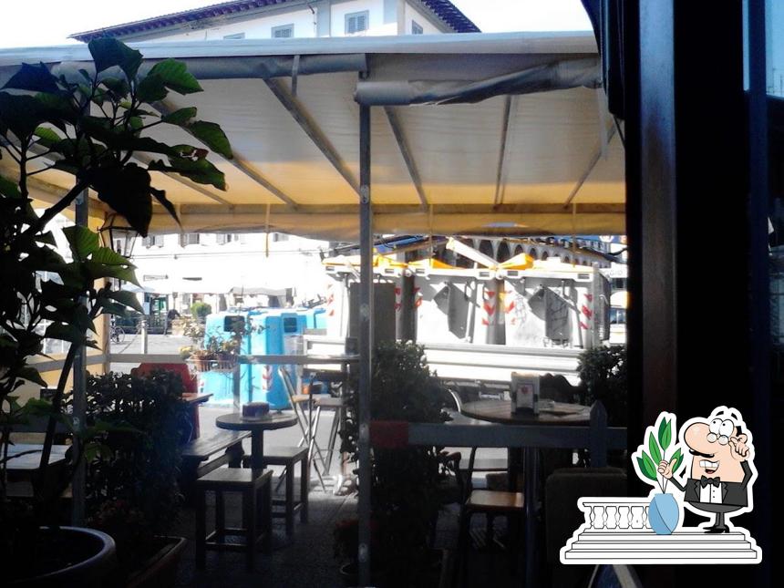 Gli esterni di Bar Il Mercato