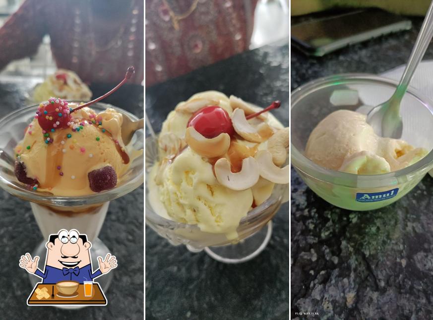Meals at Sri Muthappan's Amul Ice Cream Parlour