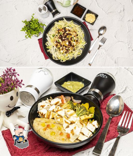 Food at Muscleholics Hoshiarpur - The Healthy Food Cafe