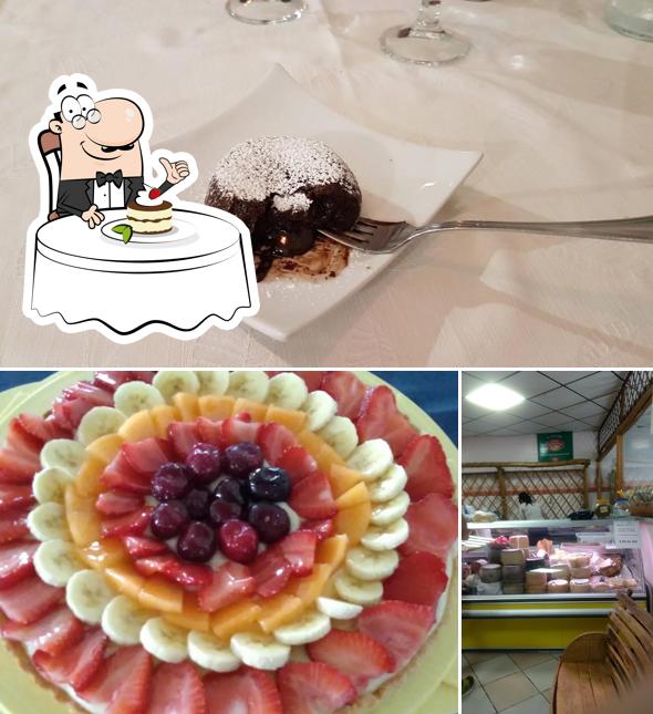 Pizzeria Da Mariano serve un'ampia varietà di dolci