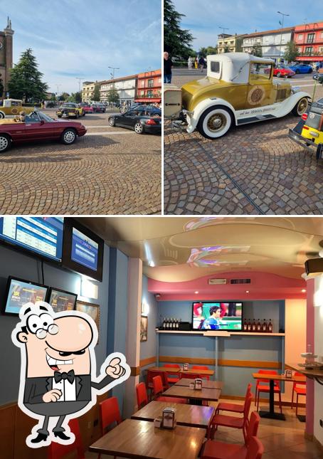 Tra le diverse cose da Bar Lo Sfizio si possono trovare la esterno e interni