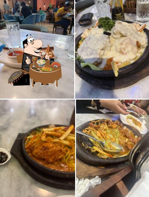 Food at Gola Sizzlers, Saket