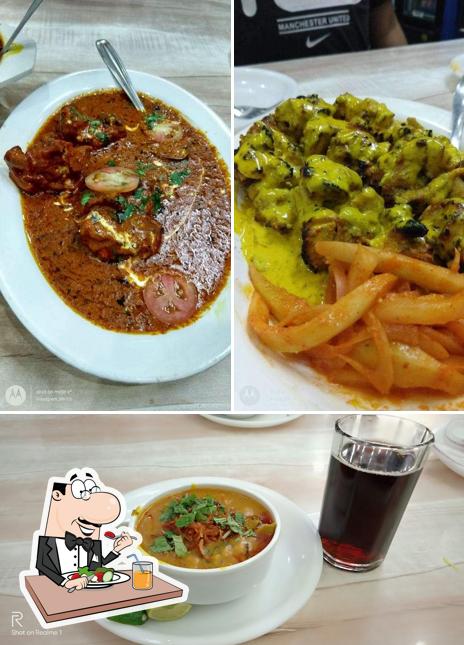 Food at Shafi Pahelwan's Chote Miya