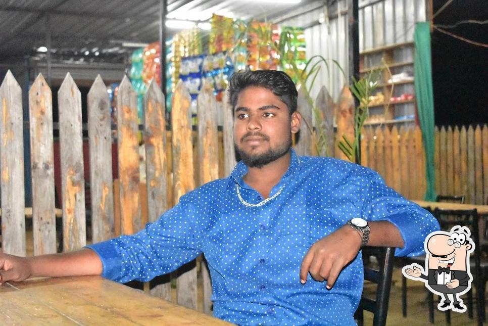 See the pic of Cafe 7