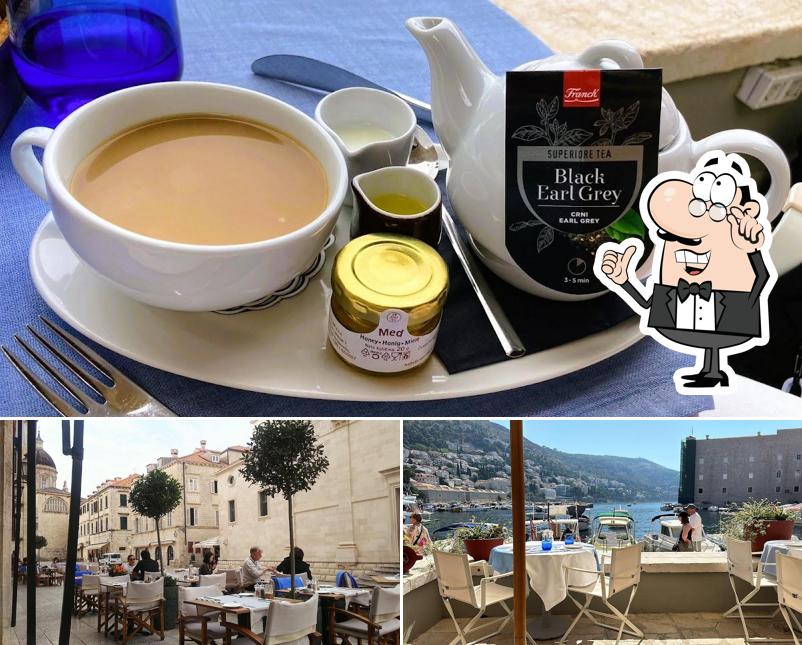 Gli interni di Gradska kavana Arsenal Restaurant