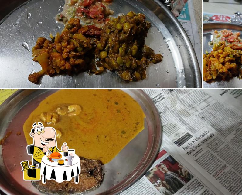 Food at ruchira poli bhaji kendra