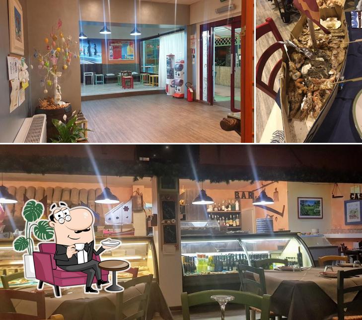 Siediti a un tavolo di Taca Banda