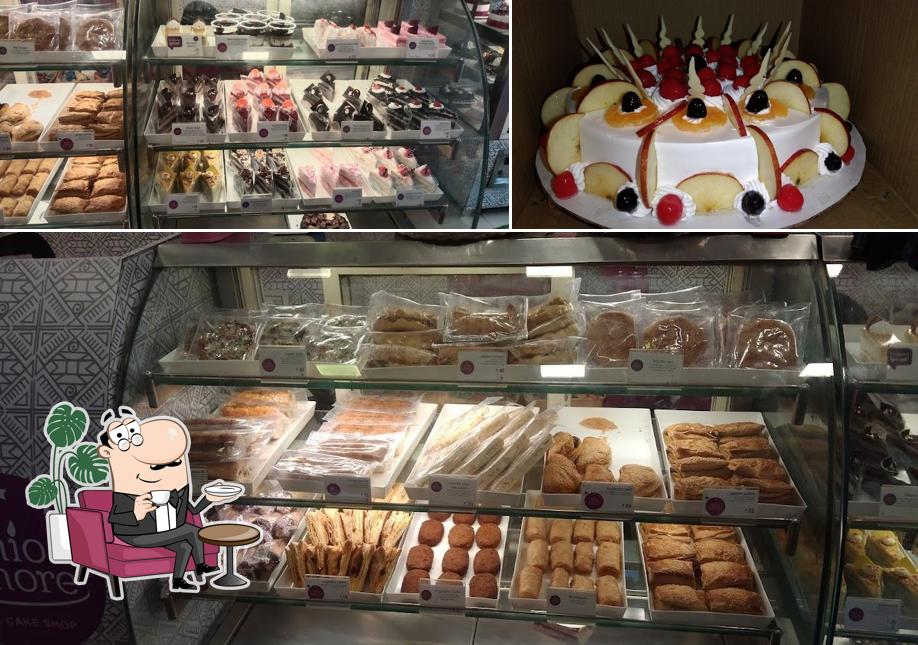 MIO AMORE,THE CAKE SHOP is distinguished by interior and food