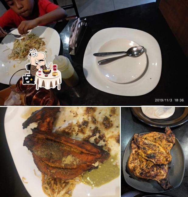 Tandoori chicken at Arabian Grill ( Railway Station )