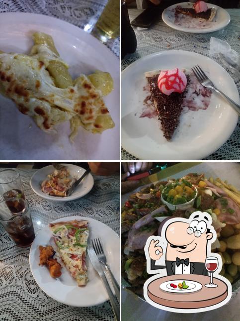 Comida em Restaurante Chapéu de Palha