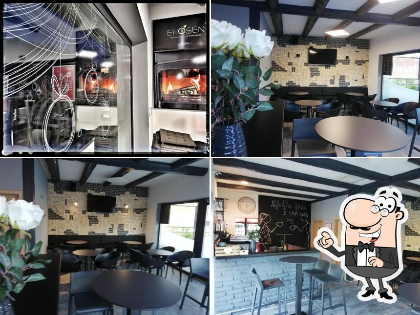 Siediti a un tavolo di Riki Bar