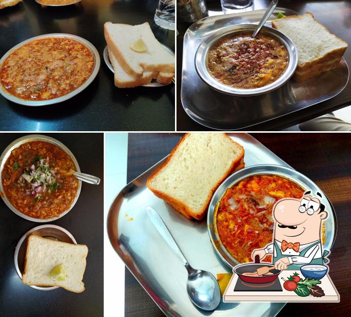 Chicken curry at Chorage Misal Kolhapur
