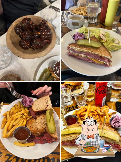 Ailes de poulet à Schwartz’s Deli