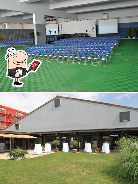 Vedi la immagine di VITIS Sportcenter AG