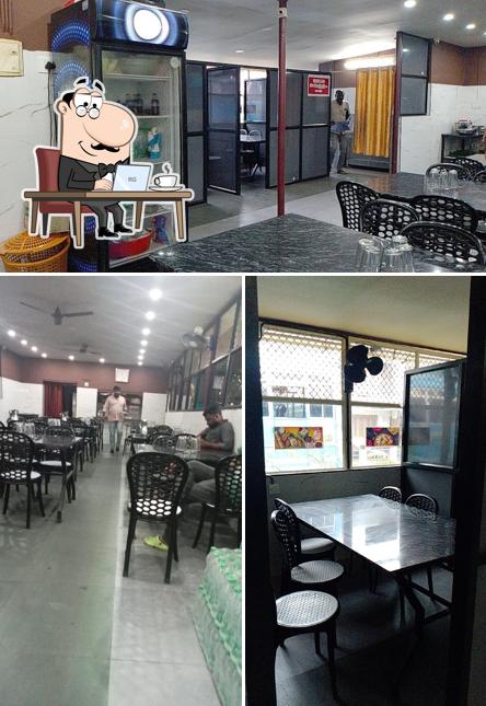 Check out how Kunjatta Hotel. കുഞ്ഞാറ്റ ഹോട്ടൽ looks inside