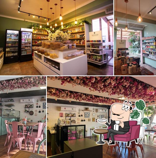 O interior do Cerejeira Gastronomia Saudável