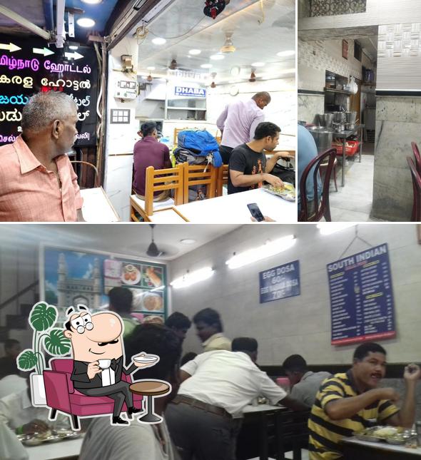 Check out how TAMILNADU HOTEL (TIRUNELVELI) looks inside