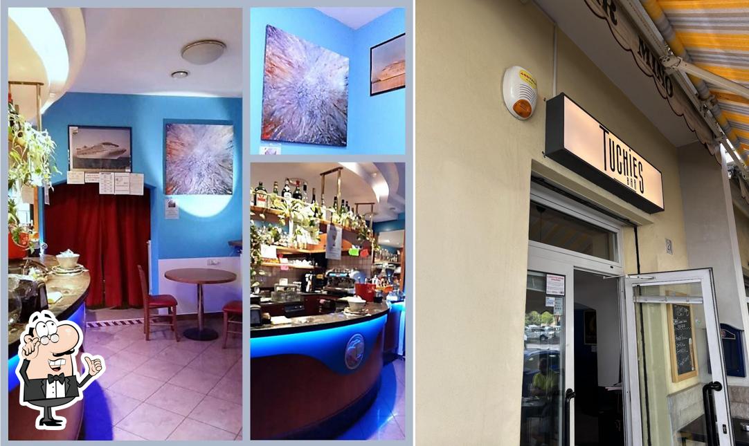 Dai un'occhiata agli interni di Tuchies Bar