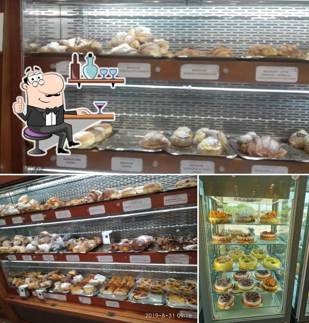 Siediti a un tavolo di Pasticceria San Marone