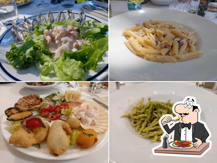 Platti al Ristorante Pizzeria La Costiera