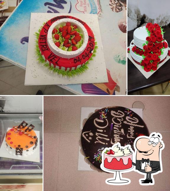 Red velvet cake at Cake Nest