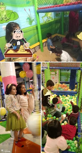 Here's an image of Cafe-Tude