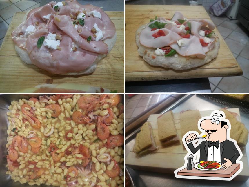 Platti al Pizzeria L'Archetto