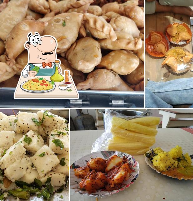 Meals at Tulsi Samosawala